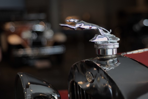 Lincoln's greyhound<br><small>Hellenic Motor Museum <br> Athens, Greece
</small><br><small>July 18, 2017</small>